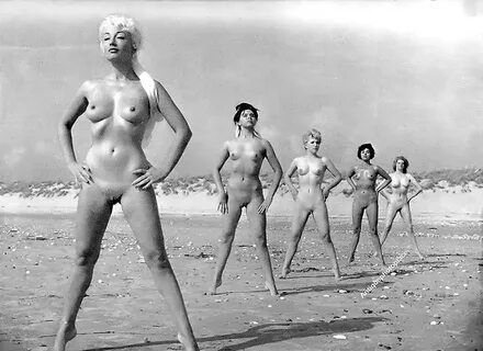 Покажи голых женщин ретро дикий пляж (60 фото) .