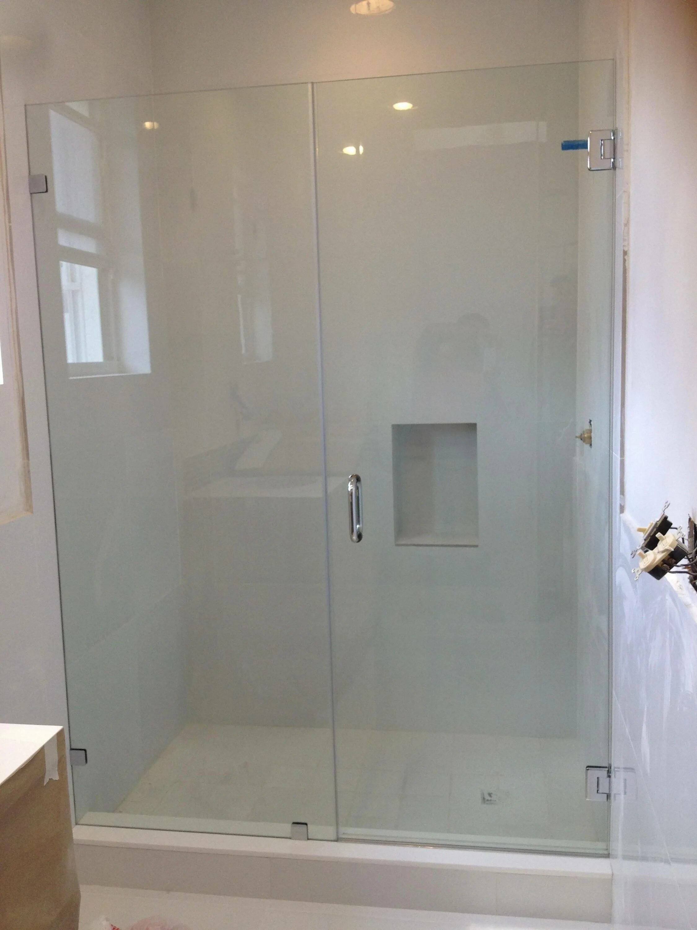 Стеклянные двери в ванну. Душевая кабина модель Full Glass Shower Room ks0909 стекло 6мм. Душевые перегородки Юнит Гласс. Душевая перегородка 1100. Душевая перегородка 110 см матовая.