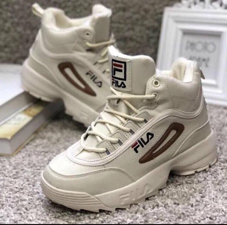 Fila disruptor 2 с мехом. Фила зимние кроссовки женские белые. Кроссовки fila disruptor 2 женские. Фила с мехом. Зимние кроссовки fila.