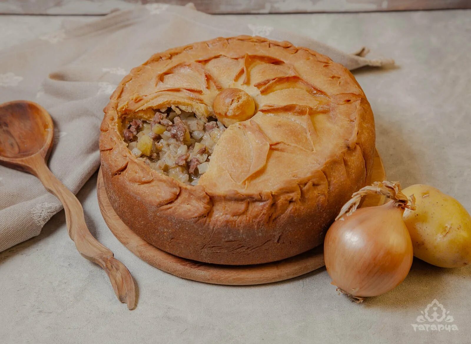 Татарский пирог с мясом рецепт. Татарская кухня бэлиш. татарская кухня зур бэлиш. вак бэлеш татарское национальное блюдо. татарский пирог балиш.