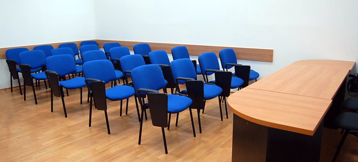 Стол переговорный круглый. Кресло для конференц-зала i-flexx. Дизайнерские столы. Стол слушателя. Стильная мебель для офиса.