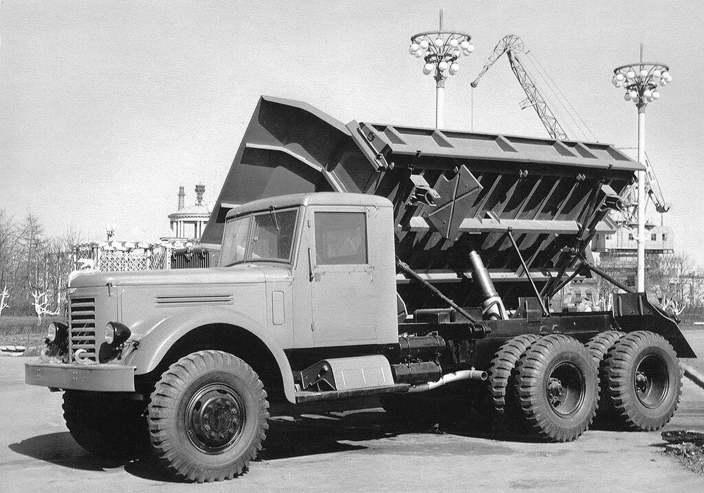 Маз яаз 200. Яаз-210г балластный тягач. Яаз-210е самосвал. Ярославский автомобильный завод. Ярославский грузовик яаз-200.
