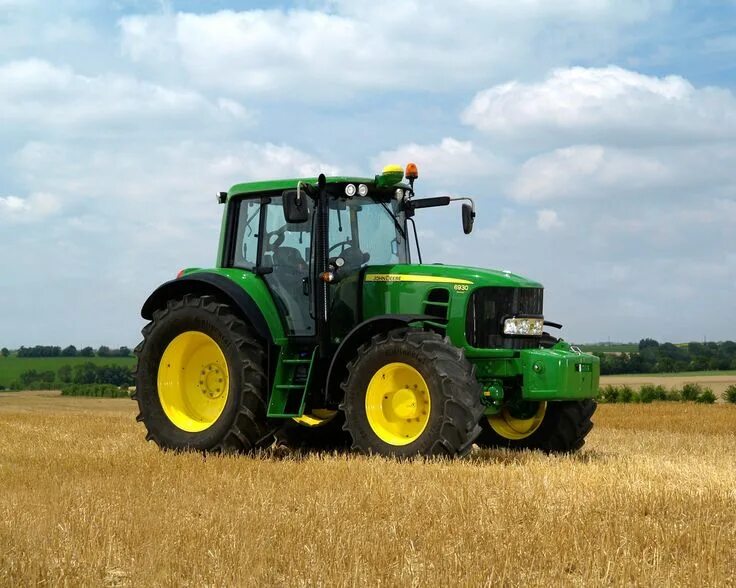 Зеленый трактор john deere. Трактор джон дир желтый. Трактор желтый и зеленый. Сельхозтехника джон дир. Трактор желтый и зеленый.
