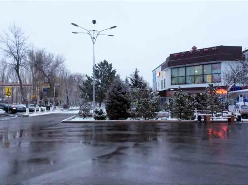 Пагода в таразе. Снежка Джамбула. Зима в Таразе фото. Санталов Тараз зимний день. Taraz погода.