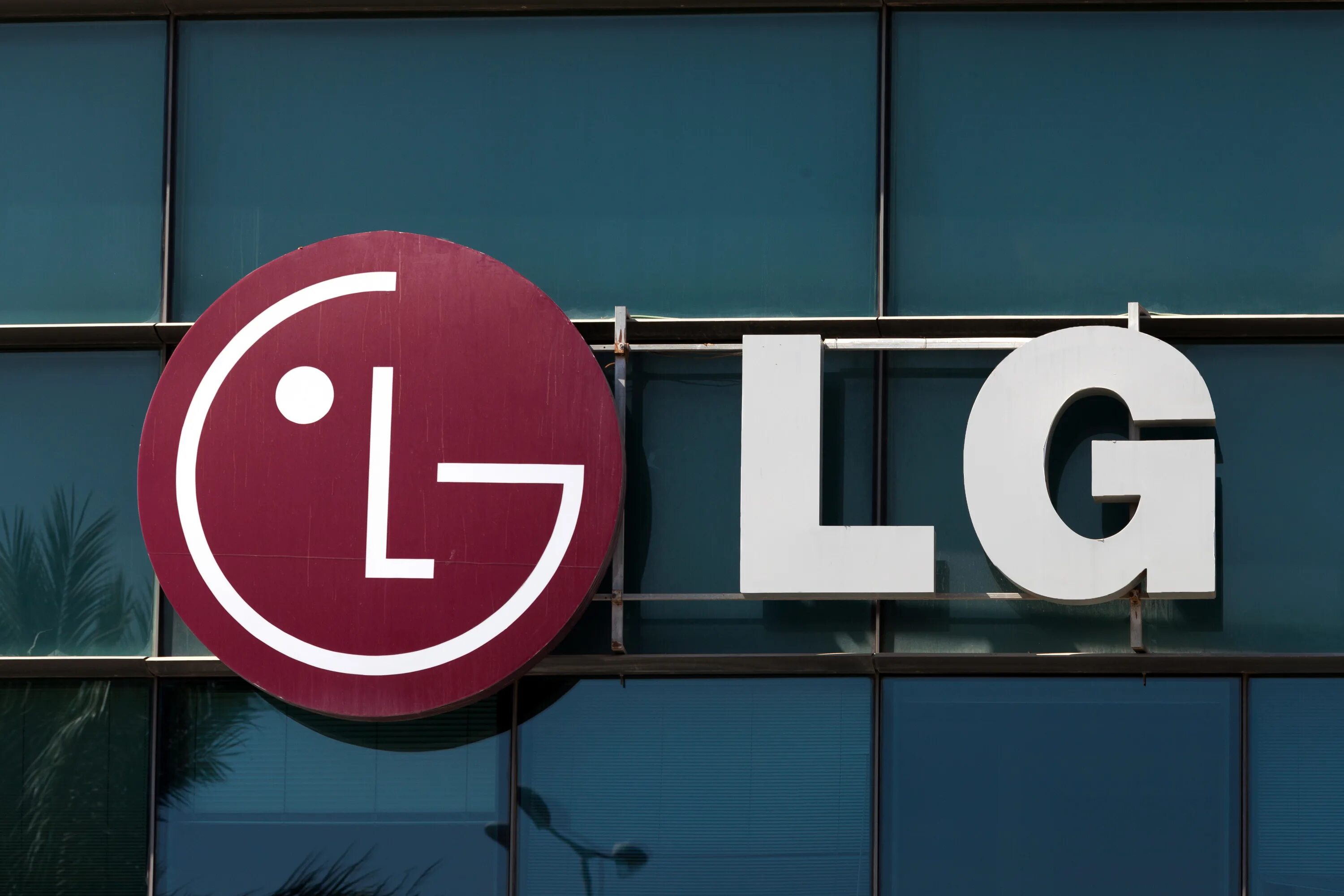 Три очевидно. LG Electronics. LG эмблема. LG Corporation. История компании LG Electronics.