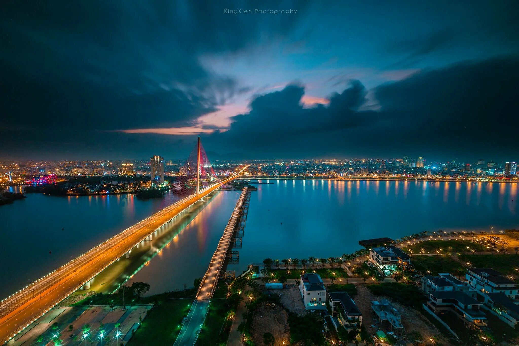 Ханой дананг. Дананг Вьетнам. Дананг ночной. Вьетнам золотой мост (г. Дананг). Дананг Хюэ Вьетнам.