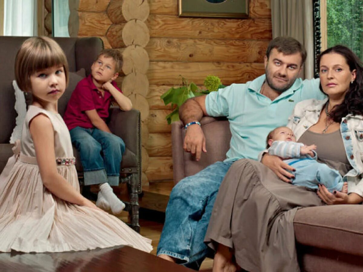 Пореченков биография дети. Жена михаила пореченкова. пореченков михаил семья. ольга пореченкова. ирина любимцева и михаил пореченков.