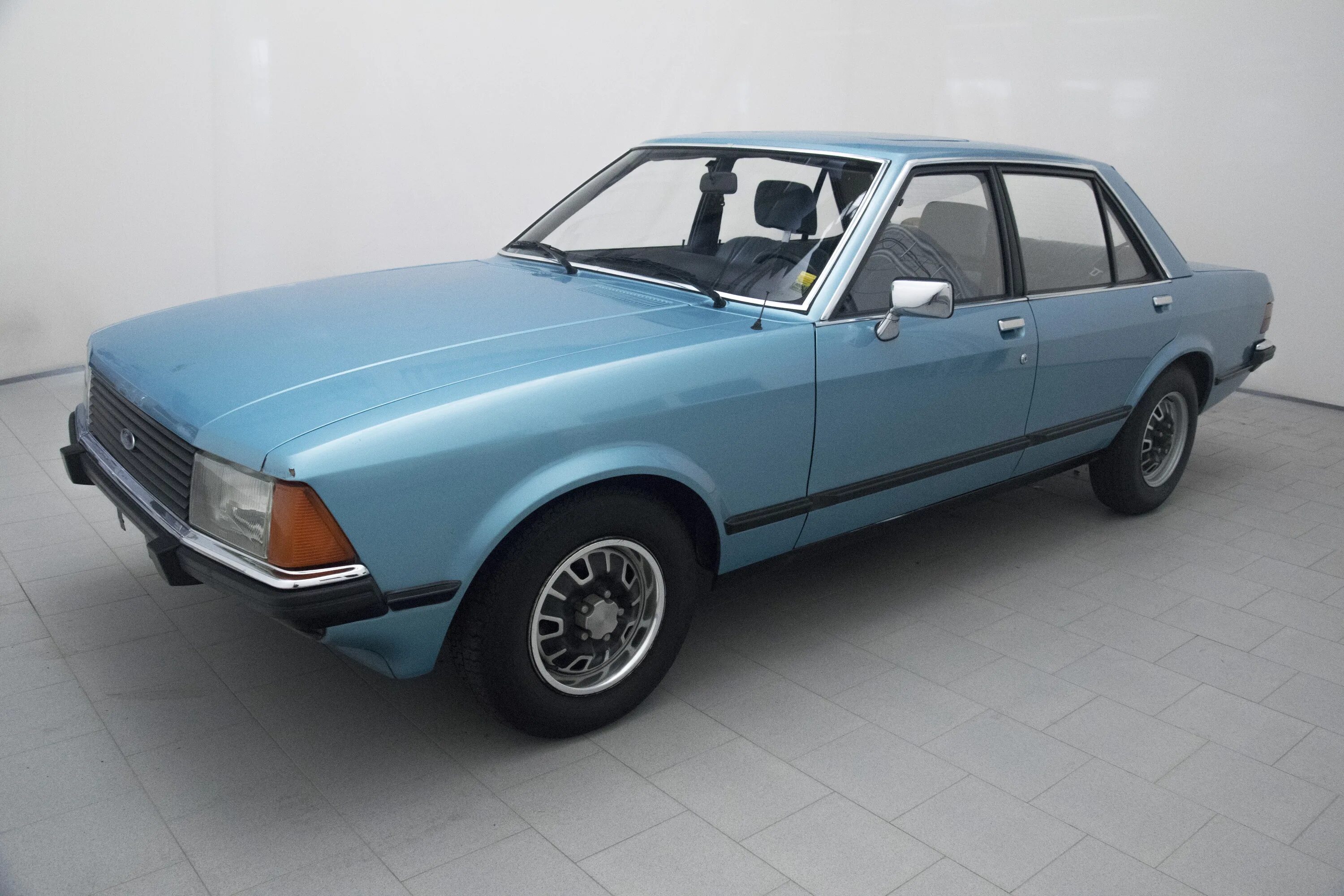 Купить форд гранада. Ford Granada 2. Ford Granada 2.3. Ford Granada 1977. Форд Гранада 1969.