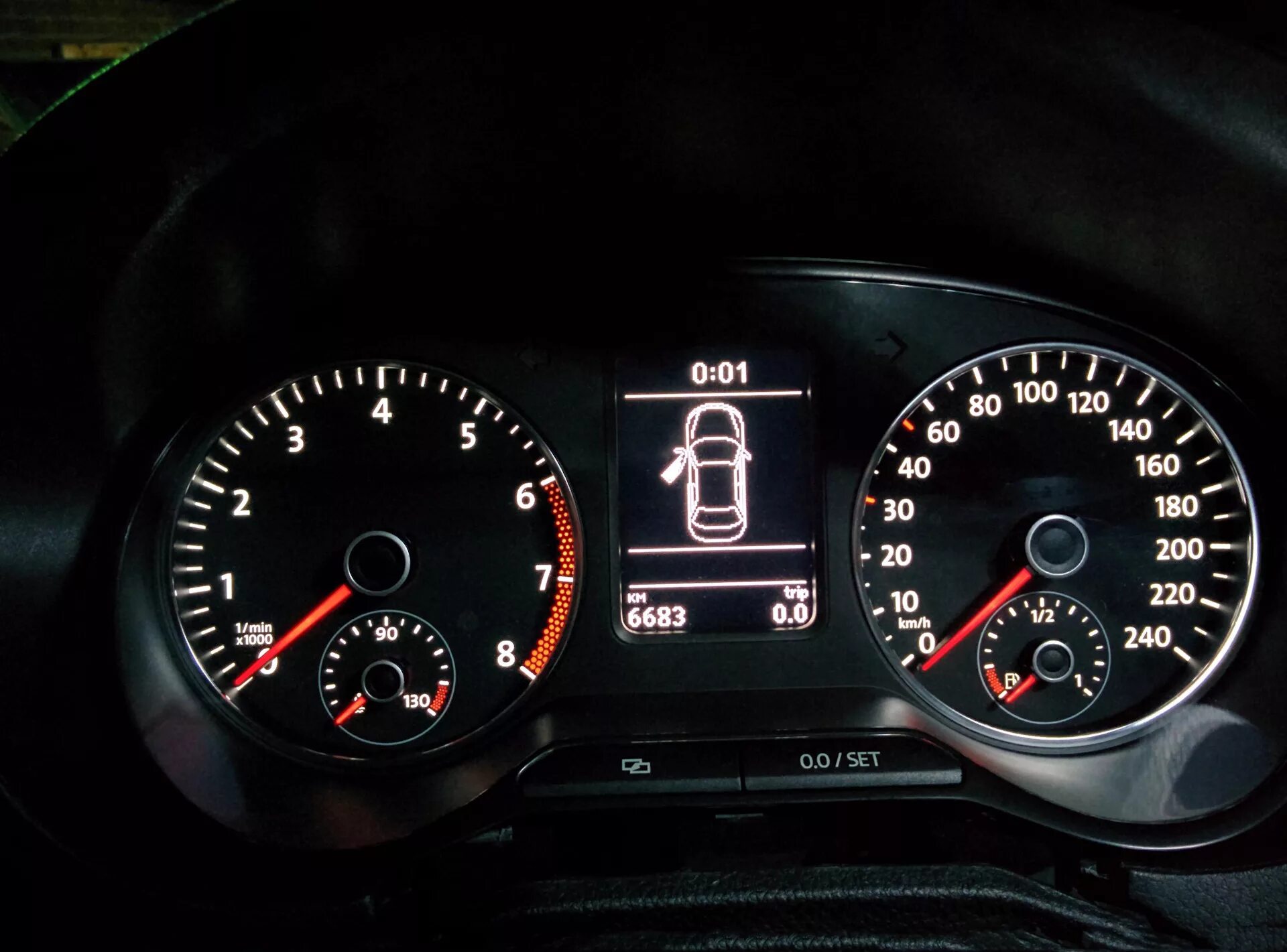 Приборная панель фольксваген поло седан 2012. Приборная панель фольксваген поло 2016. Фольксваген поло седан 2013 спидометр. Volkswagen polo 2017 приборная панель. Приборная панель поло седан.