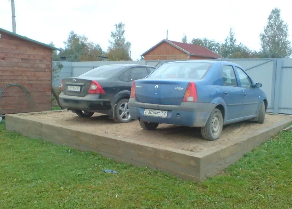 машину под уклоном. машину под уклоном. автомобиль на уклоне. машину под уклоном. машина на подъеме.