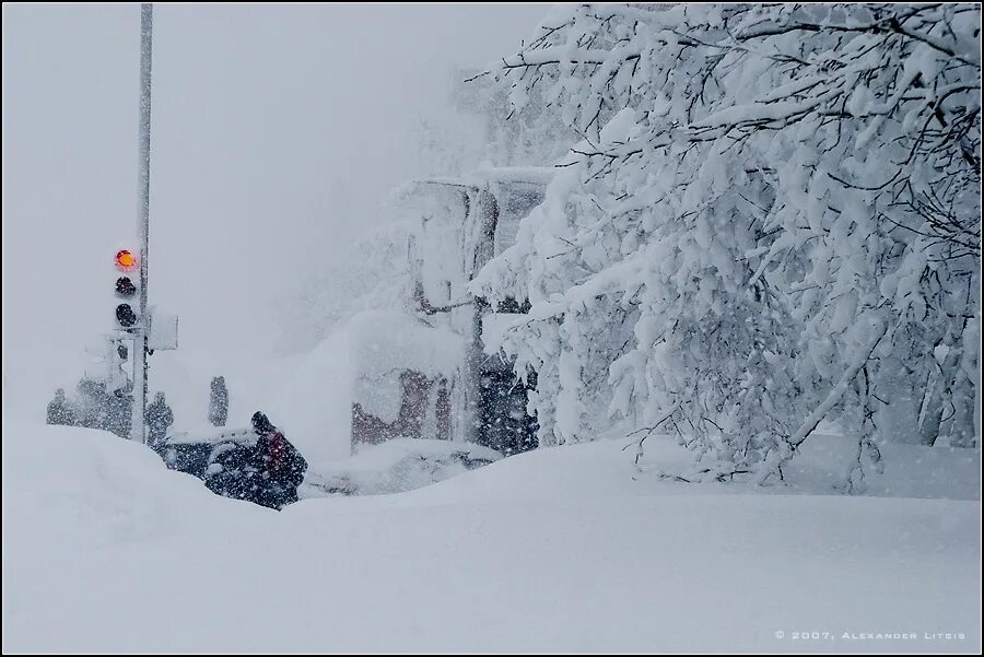 После пурги. Петропавловск-Камчатский Пурга. Петропавловск-Камчатский снегопад. Петропавловск-Камчатский сугробы. Снег в Петропавловске-Камчатском.