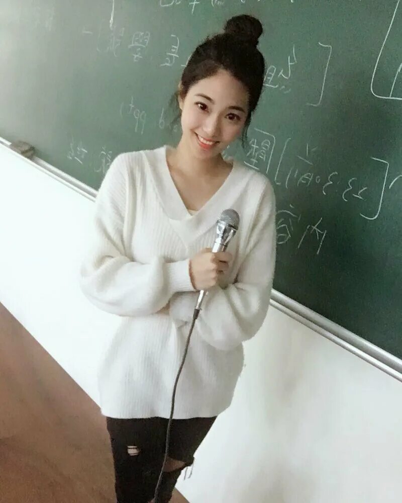 Cheng Jhia Wen учительница Insta. Красивые учительницы. Красивые девушки учительницы