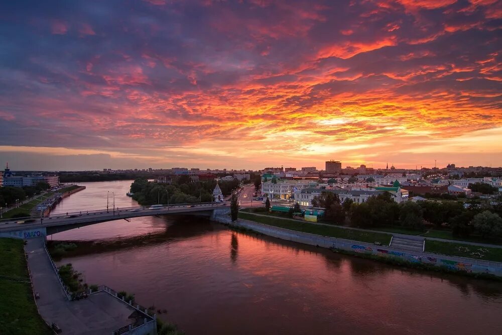 Омск красивые места фото В советские годы Омск часто называли "Городом-садом", но после развала Союза он