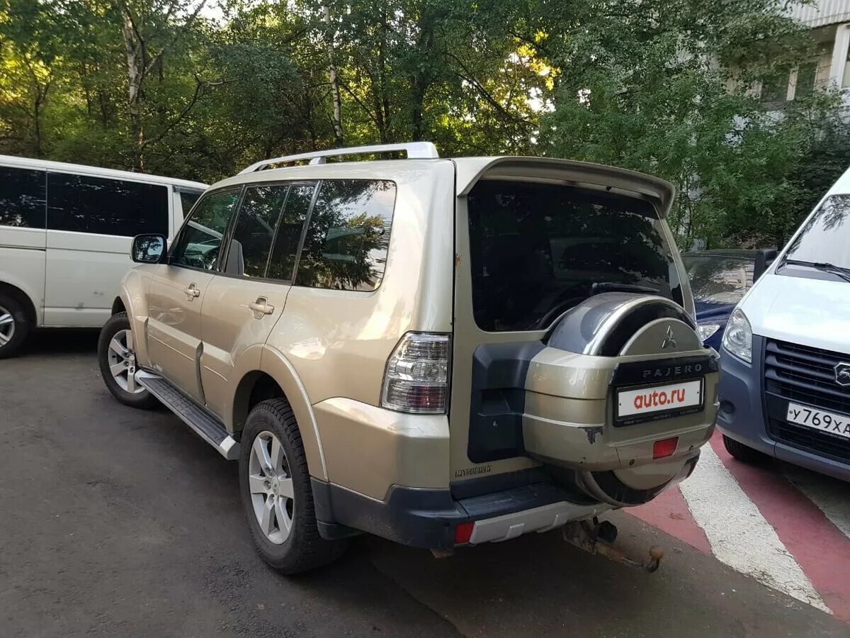 Паджеро 4 3.8 какой бензин. Мицубиси паджеро 4 золотой. pajero 4 золотистый. mitsubishi pajero золотистый 349 45 регион. pajero 4 gold.
