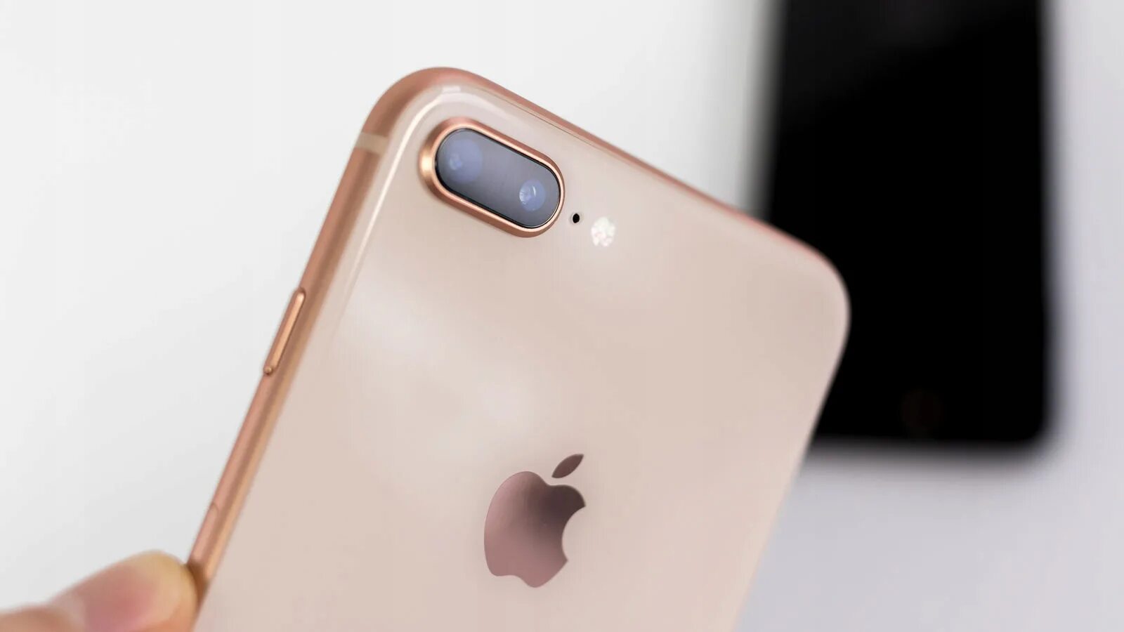 Айфон 8 выпуск. Iphone 8 Plus. Iphone iphone 8 Plus. Iphone 8 Plus 64gb Gold. Iphone 8 и 8 Plus.