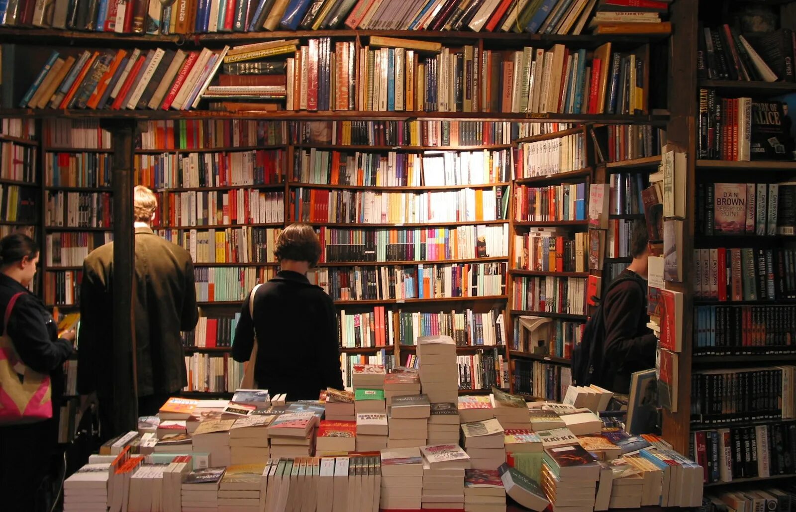 Lots of books. Many books sold. Новые книги картинка современная. Many books. More books.