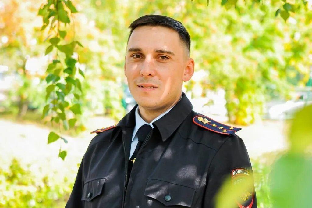 Молодой милиционер. Капитан полиции Губкин Белгородская область. Полицейский. Участковый Капитан полиции. Молодой Капитан полиции.