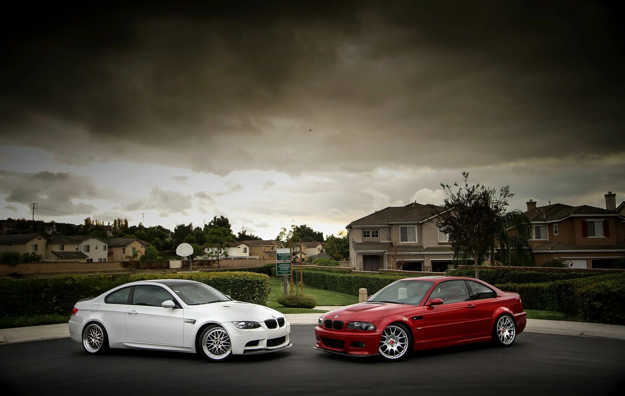 Two car 6. BMW e92. BMW e92 Red. BMW m3 e92 красная. BMW e92 и дом.