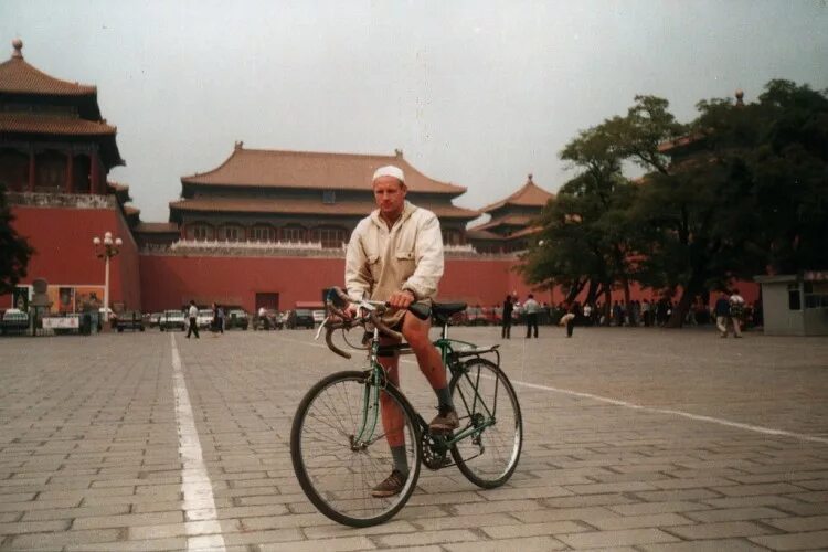 китай до 2000. китай в 2000-х годах. шанхай 1990. китай 2000 годы. китай 2000е.