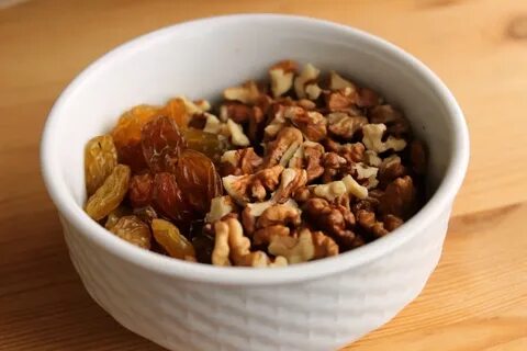 Грецкий орех с изюмом и медом