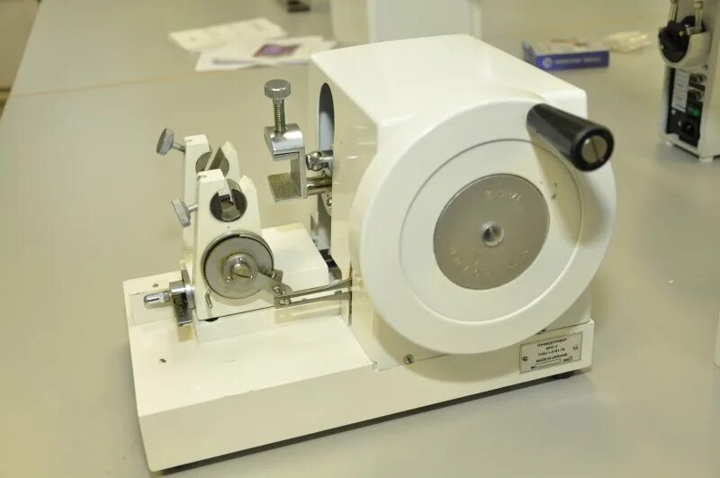 Лабораторный прибор для тонкого среза живых тканей. Микротом мс-1па санный что это. Микротом thermo sts. Лабораторный прибор для тонкого среза живых тканей. Ультрамикротоме reichert ultracut e.