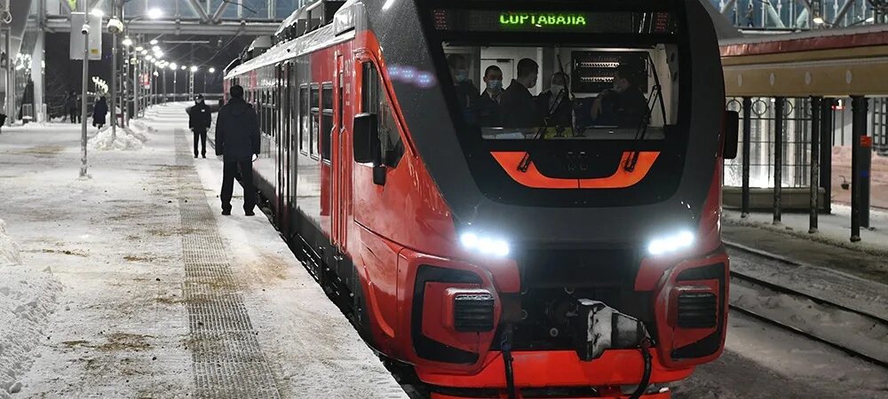 Поезд Орлан Сортавала. Орлан Лодейное поле Сортавала. Орлан поезд Петрозаводск. Рельсовый автобус в Карелии.