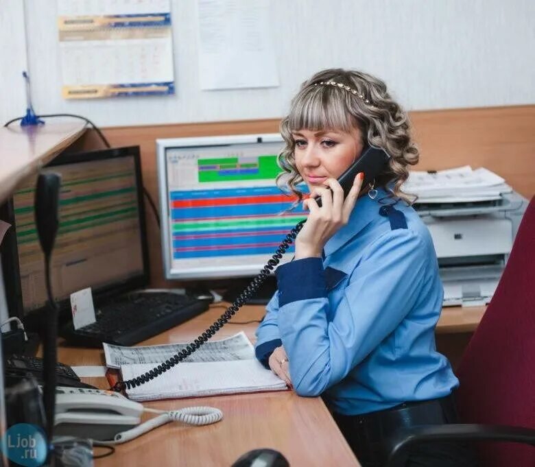 Работа оператор пульта. Пульт централизованного наблюдения нева. пульт централизованного наблюдения пцн. оператор пцн. оператор пульта охраны.