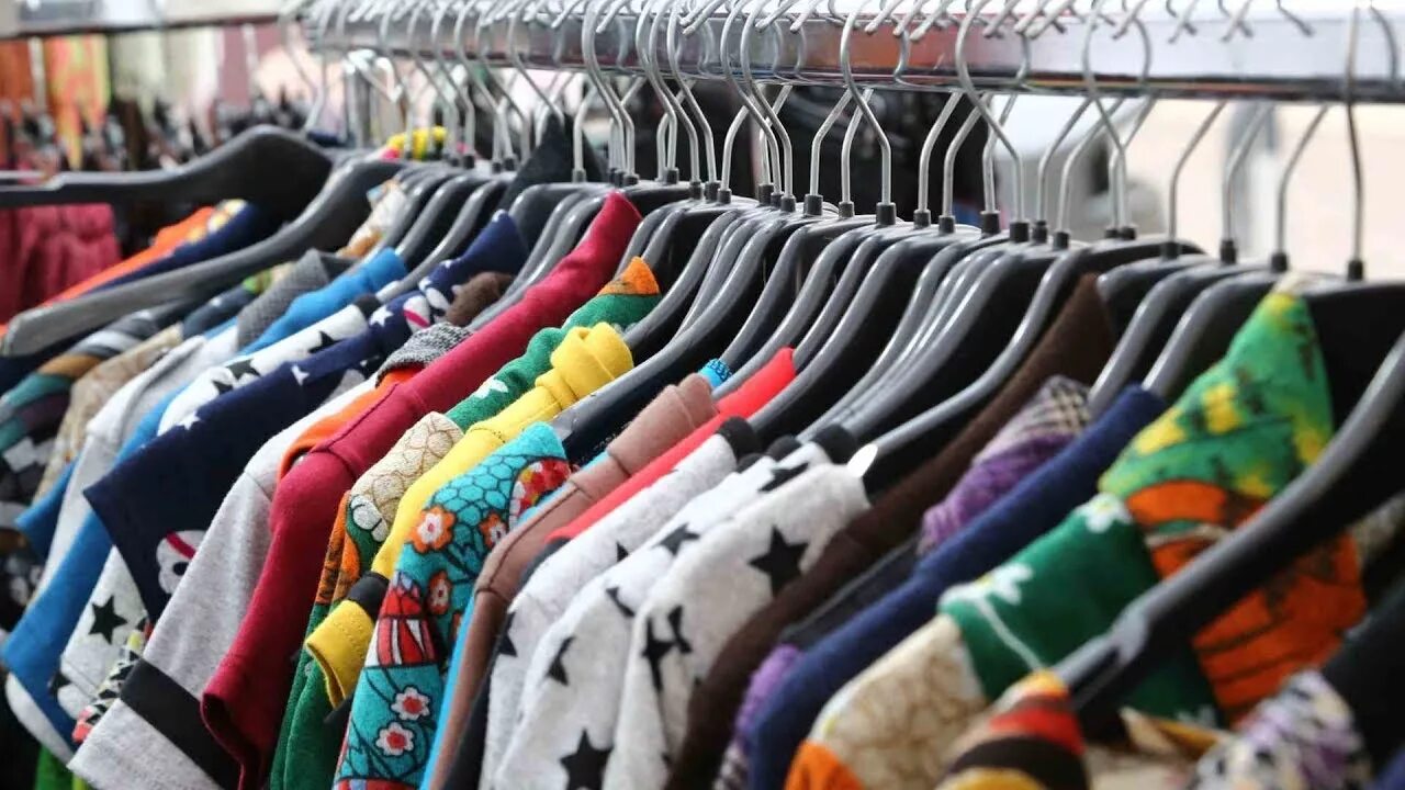 Где продать старую одежду