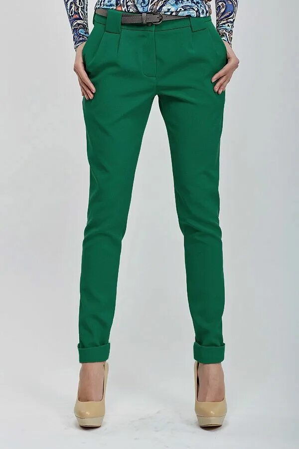 Купить зеленые штаны. Брюки Sofie Schnoor зеленые женские. Зелёные штаны женские. Широкие зеленые брюки. Темно зеленые брюки женские.