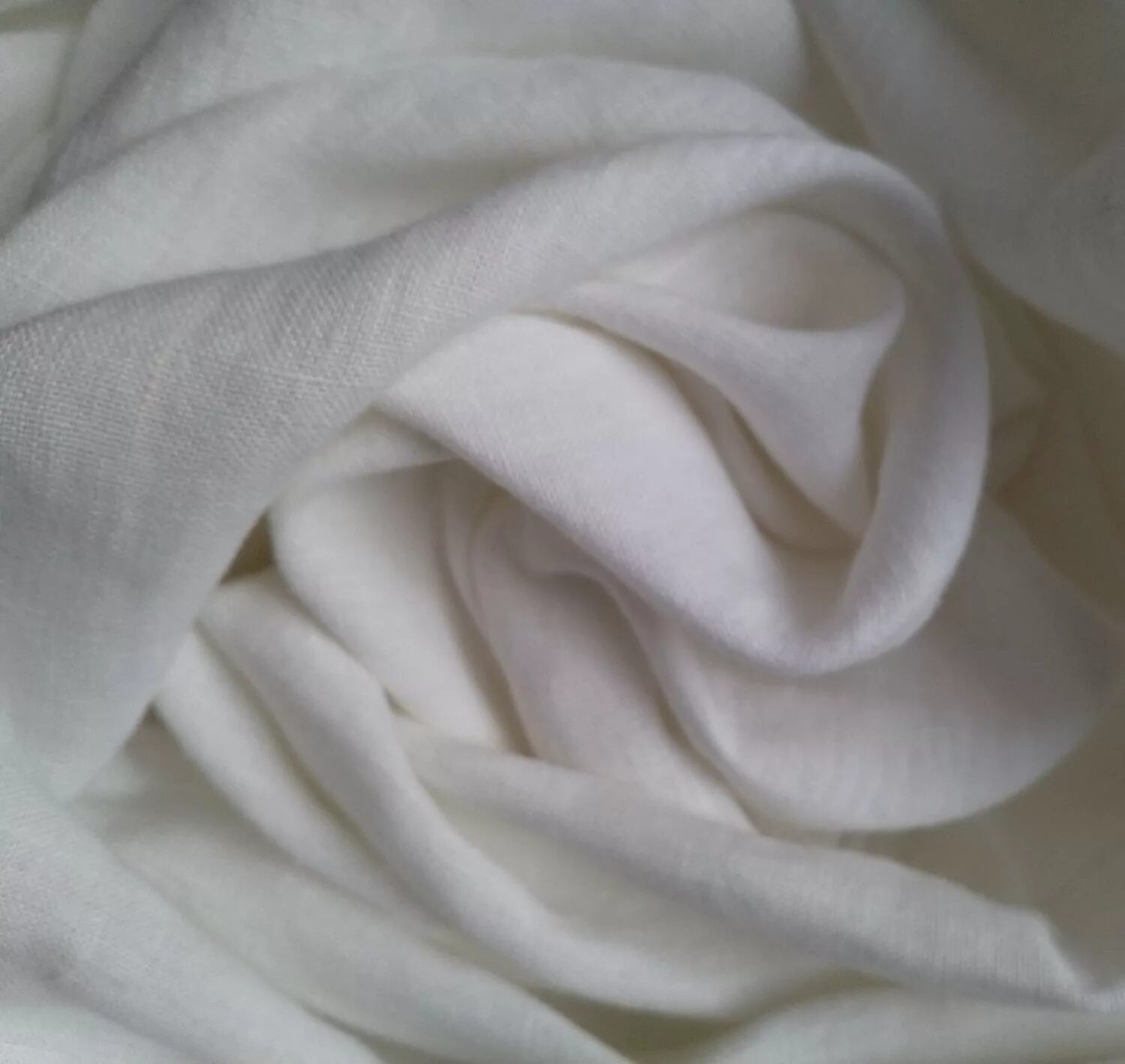 Бязь отбеленная 220 см 142 гр/м2. Ткань шелк белый. Как называется белый материал. Трикотажная подкладка. Костюмная ткань белая.