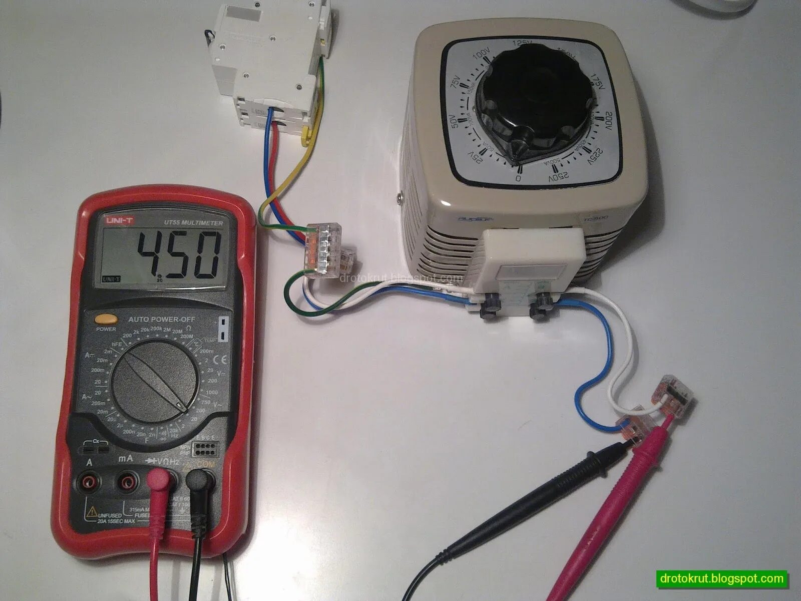 Как проверить предохранитель мультиметром. Ut55 multimeter. как прозвонить предохранитель мультиметром. как проверить керамический предохранитель мультиметром. как прозвонить термопредохранитель тестером.