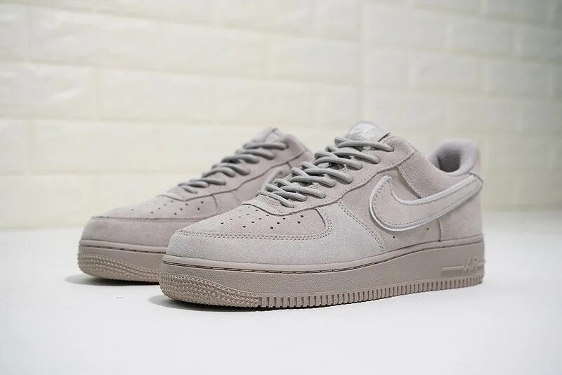 Кроссовки air force 1 07 lv8. Nike Air Force 1 07 lv8 Suede. Nike Air Force 1 07 lv8 Grey. Nike Air Force 1 07 lv8 серые. Найк АИР Форс 1 серые замшевые.