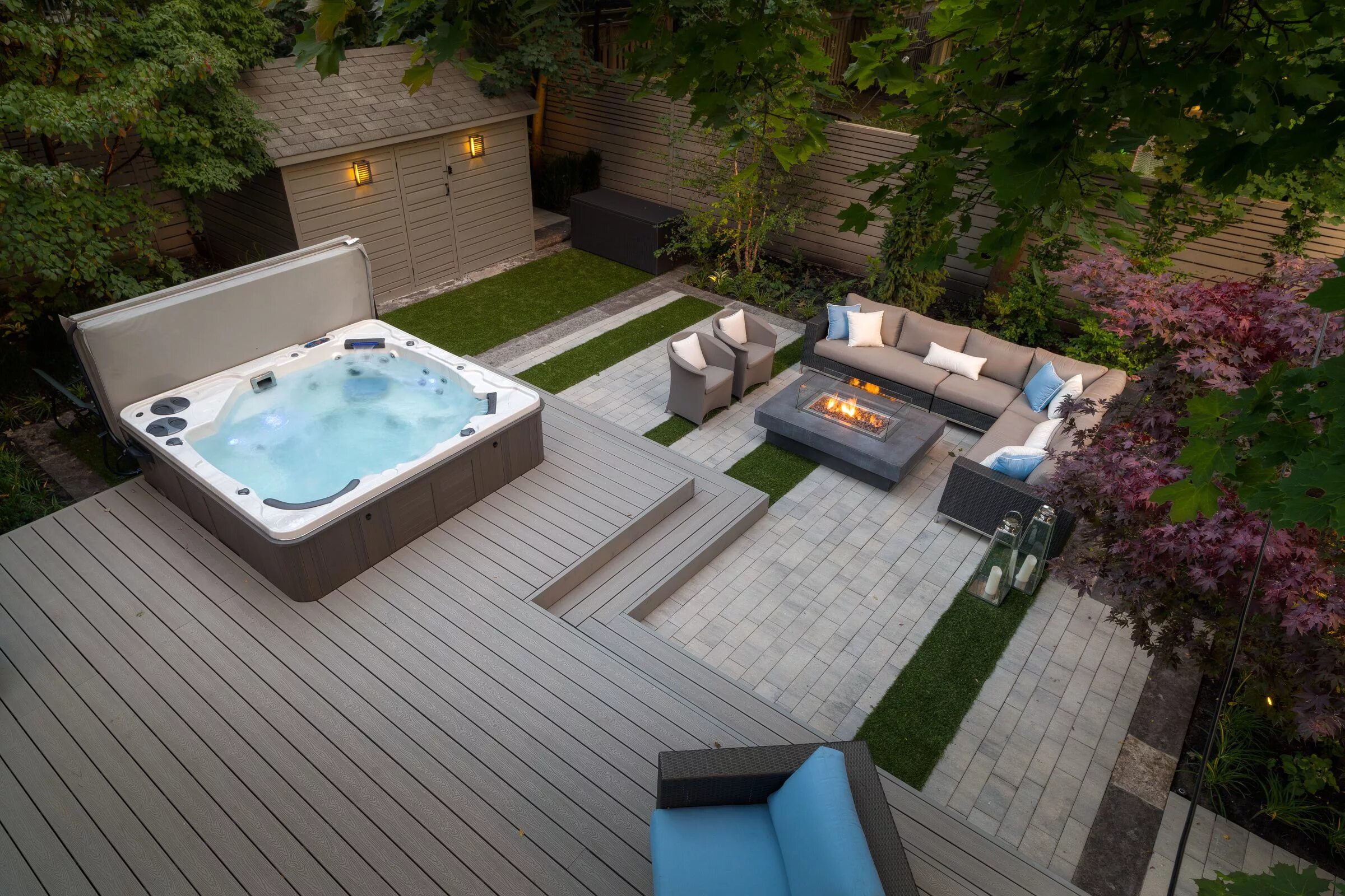 Красивый двор с бассейном. Бассейн на участке загородного дома. Бассейн на террасе. Бассейн во дворе. Small pool.