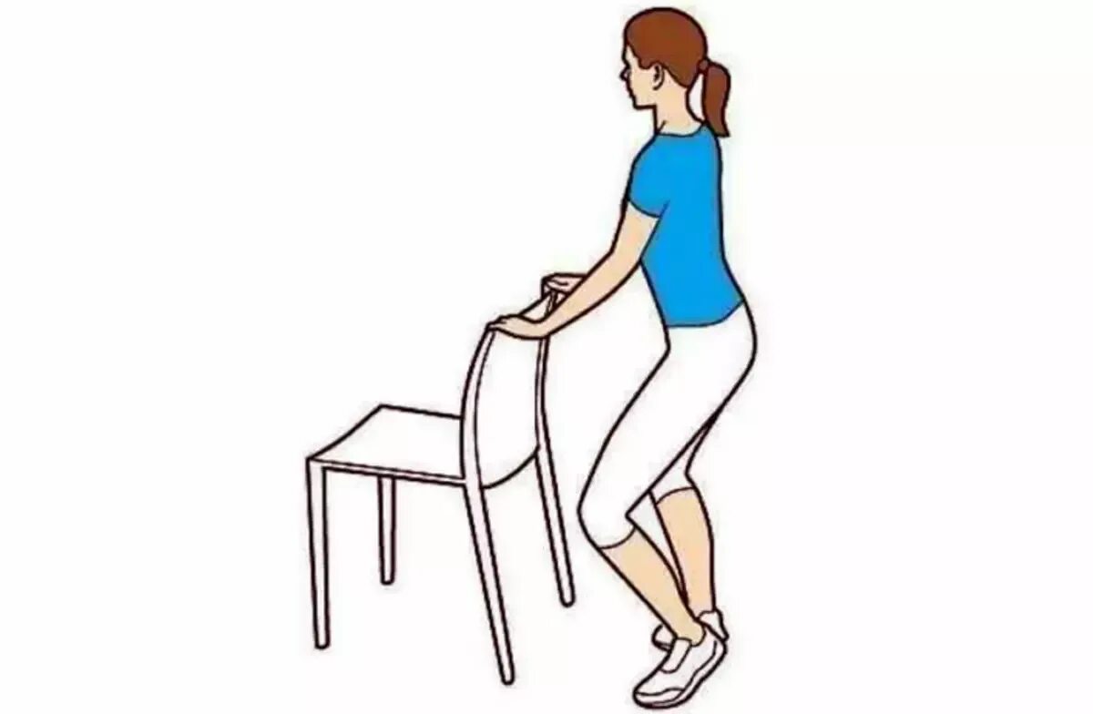 Встать посередине. Упражнения сидя на стуле. Упражнения со стулом ходьба. Упражнения на стуле для ног. Упражнения с опорой на стул.