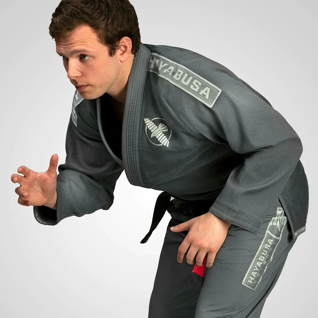 Кимоно venum для бжж. Джитсу в сером. Щитки для джиу джитсу. Jiu jitsu кимоно. Джитсу в сером.
