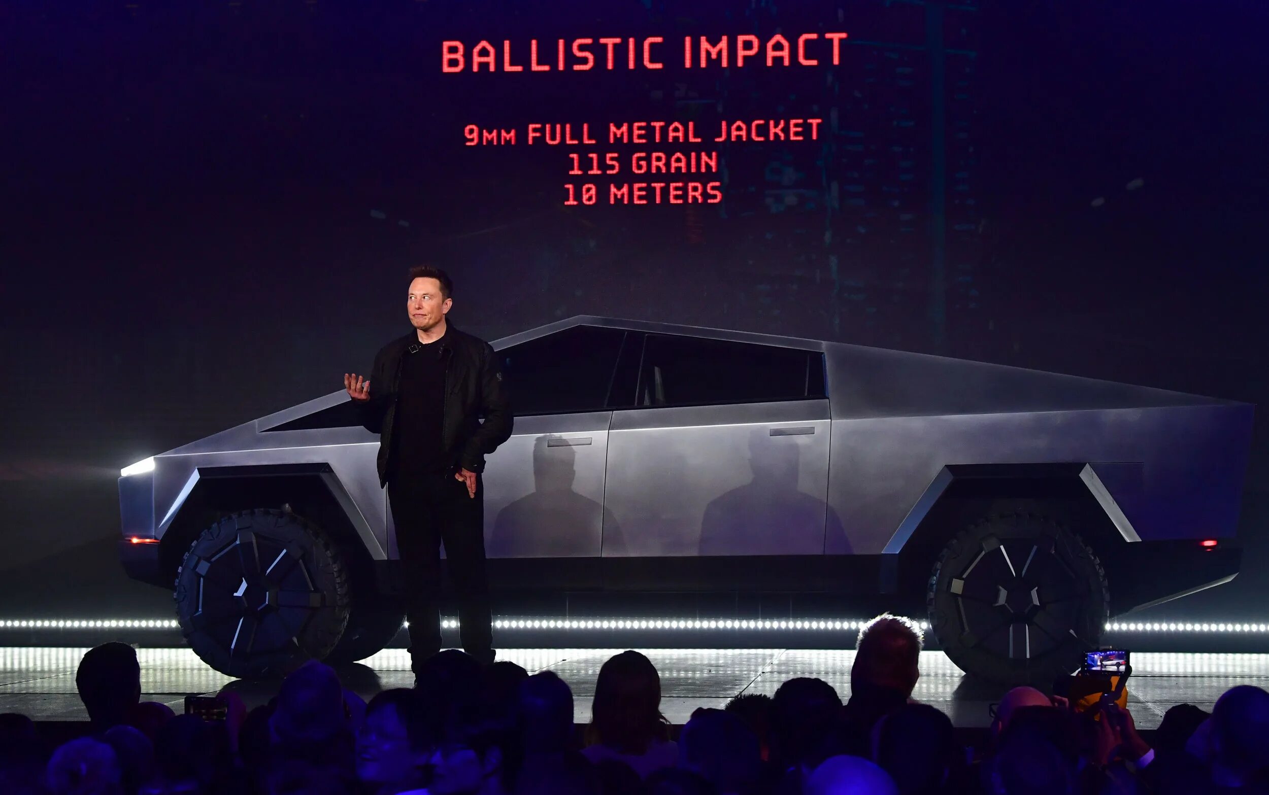 Илон маск достижения. Илон маск тесла. elon musk tesla. илон маск cyber truck. илон маск с теслой кибер трак.