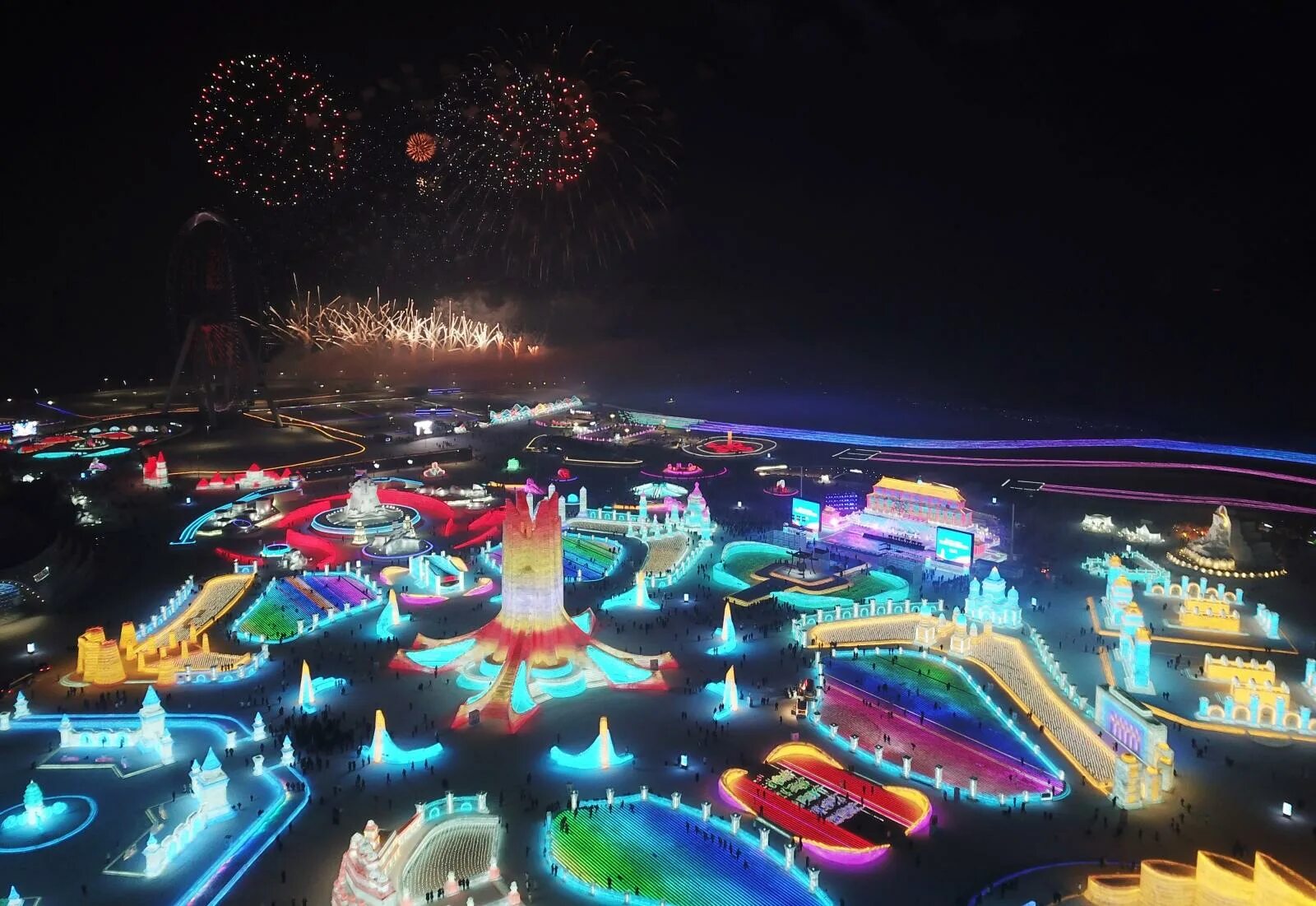 Губкинский ледовый городок 2023. Харбин фестиваль льда и снега 2021. Китай харбин ледяной город 2023. Харбин ледяной город 2021. Харбин ледяной город 2024.