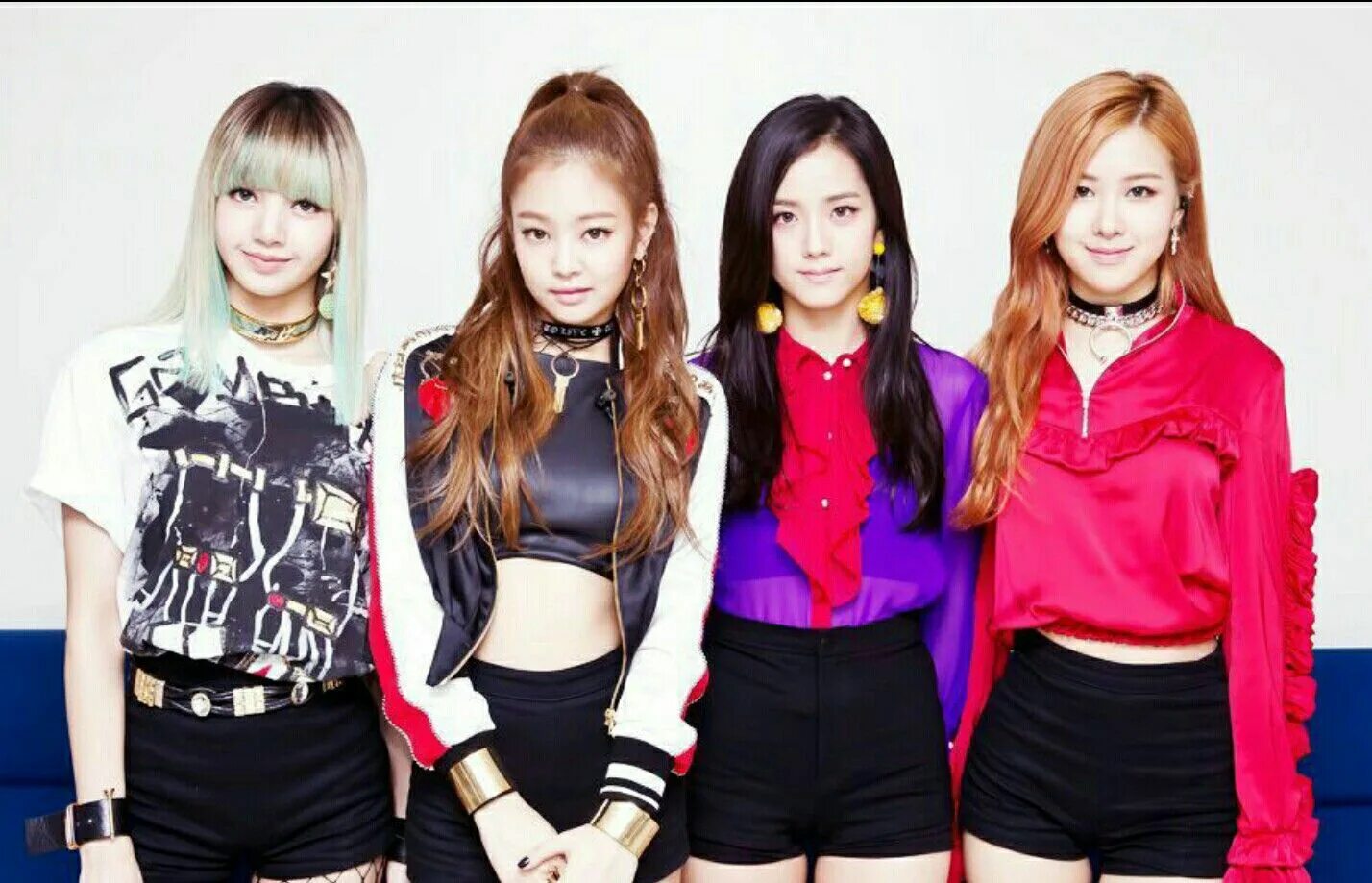 Картинки black pink. Блэк Пинк участницы. Южная Корея BLACKPINK. Группа Блэк Пинк имена. Южно корейская группа Блэк Пинк.