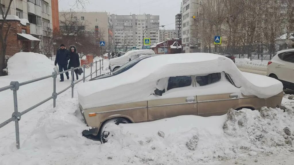 Барнаул зима. Снегопад. Снег. Снег в барнауле фото. Ночной барнаул 2022.
