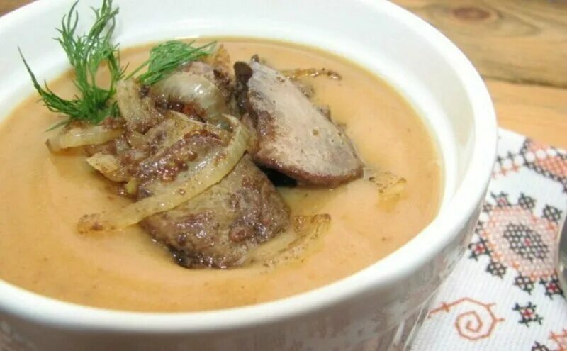 Пюре из печени кроссворд. Гречневый суп пюре. суп с печенкой куриной. суп пюре из печени. пюре из гречки.