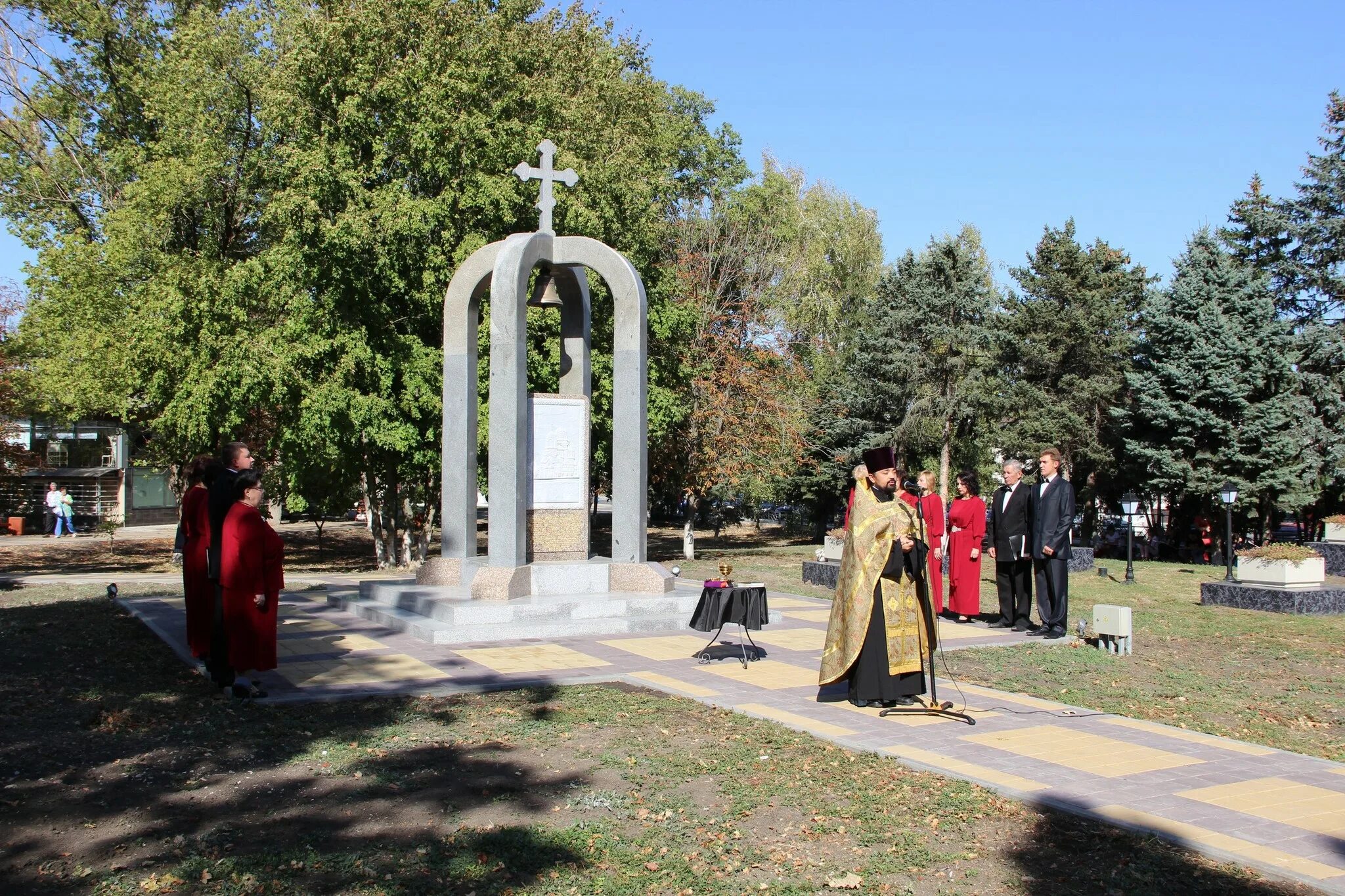 Парк станицы Ленинградской Краснодарского края. Сквер станица Ленинградская. Площадь станицы Ленинградской Краснодарского края. Достопримечательности станицы Ленинградской. Сайт ст ленинградской