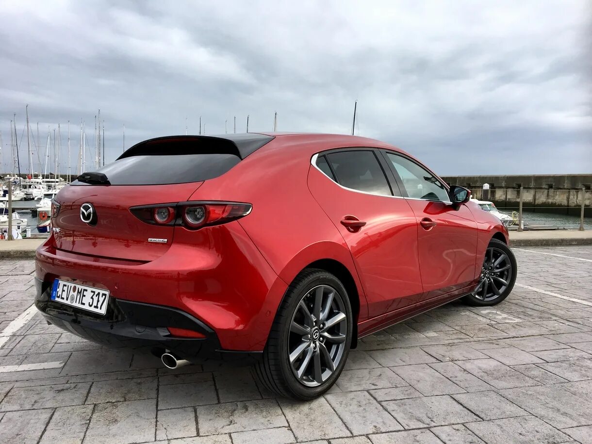 Mazda 3 2019. Мазда 3 2019 Hatchback. Мазда 3 2019 2.5. Mazda 3 Fastback 2019. Мазда гибрид