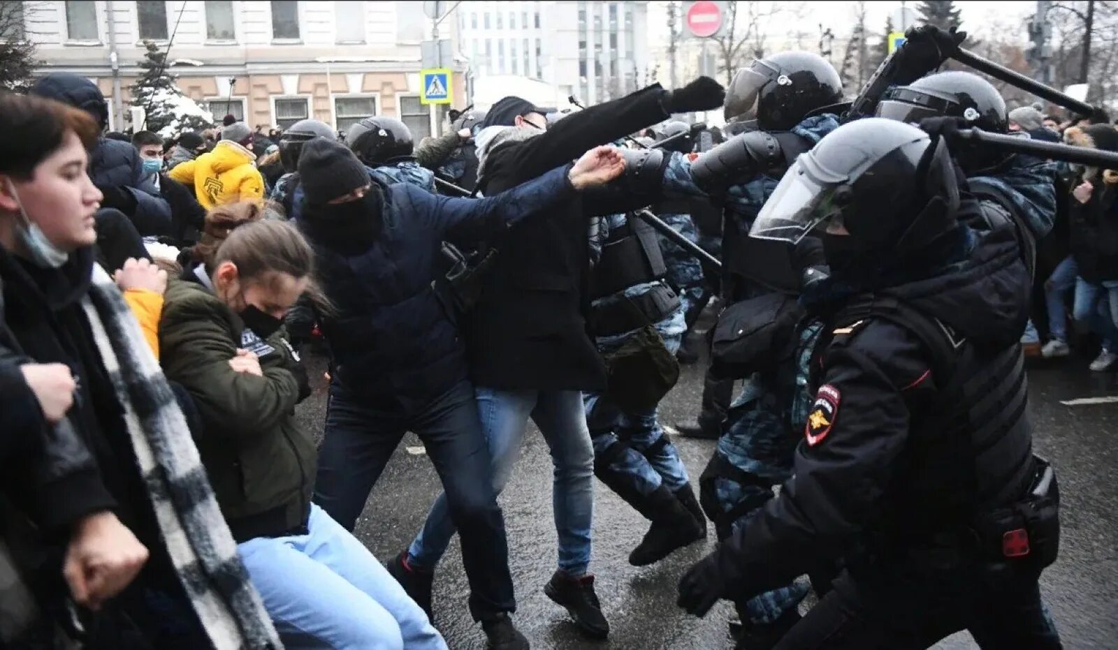 Нападение на граждан страны. Протесты в Москве 23 января 2021. Митинг Навального 23 января 2021 Москва.