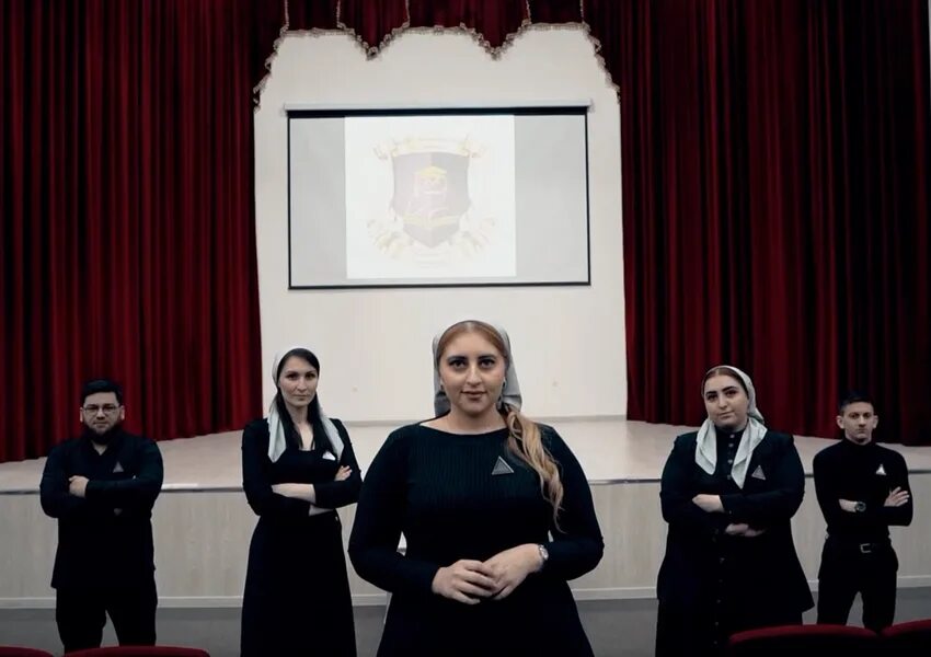 Рада грозного. 5 гимназия грозный. 12 гимназия грозный. рада грозная. фото чеченского ансамбля.
