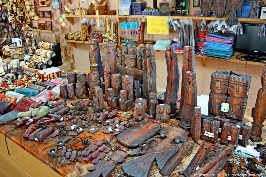 сувениры горного алтая. лавка сувениров горный алтай. тарелка декоративная алтай. сувенирный рынок горный. утварь алтайцев(алтай-кижи).