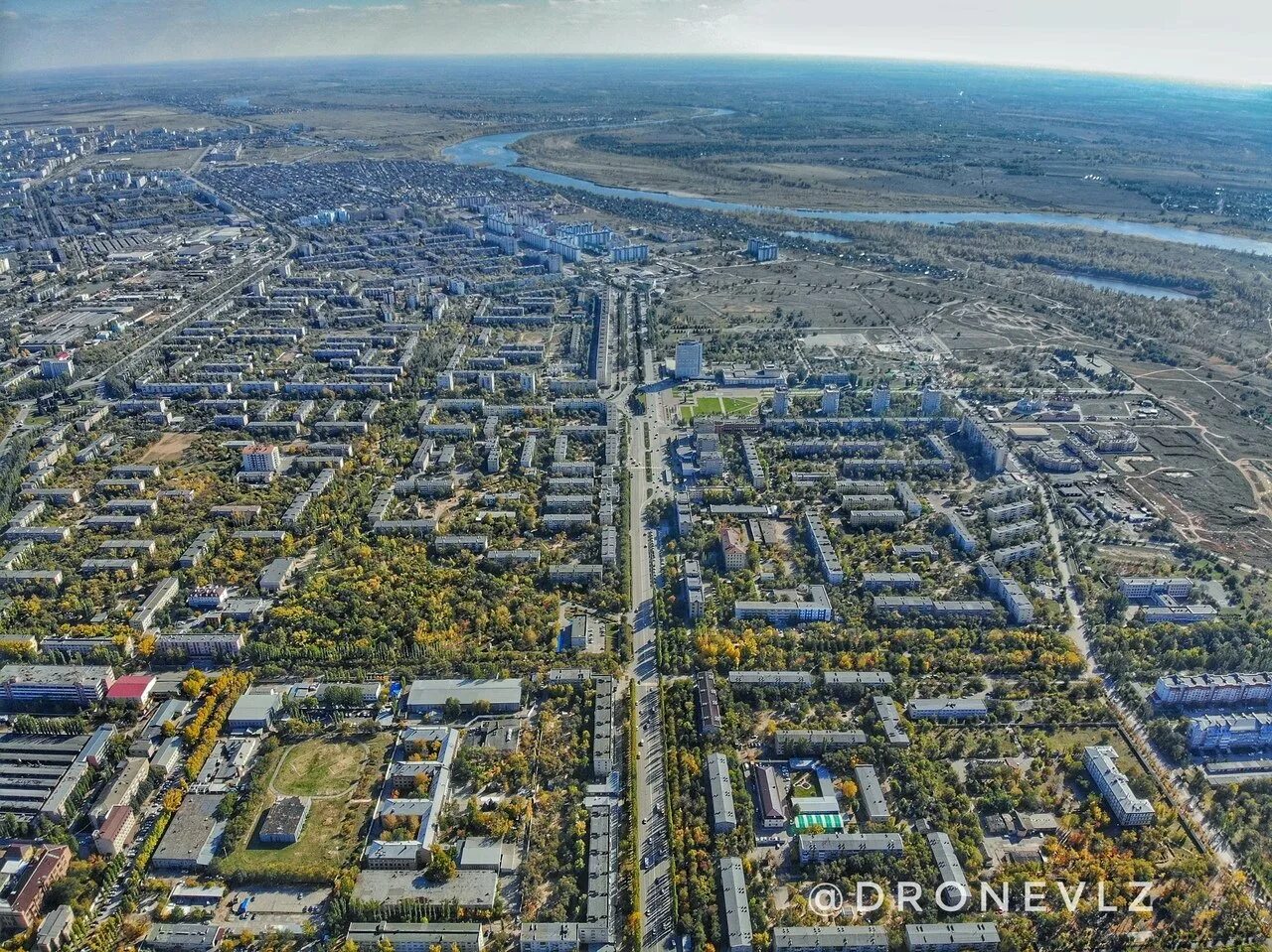 Погода городе волжский волгоградской области. Волжский центр города. Город Волжский сверху. Город Волжский 30 микрорайон. Город Волжский с высоты.