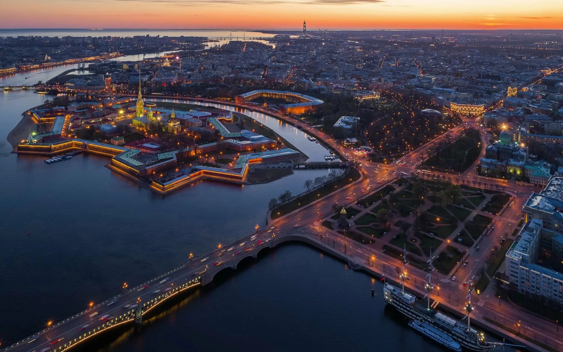 Контакт г санкт петербург. Петропавловская крепость в Санкт-Петербурге с высоты птичьего полета. Петропавловская крепость Забурдаев. Петропавловская крепость с высоты птичьего полета. Петроградский район Петропавловская крепость.