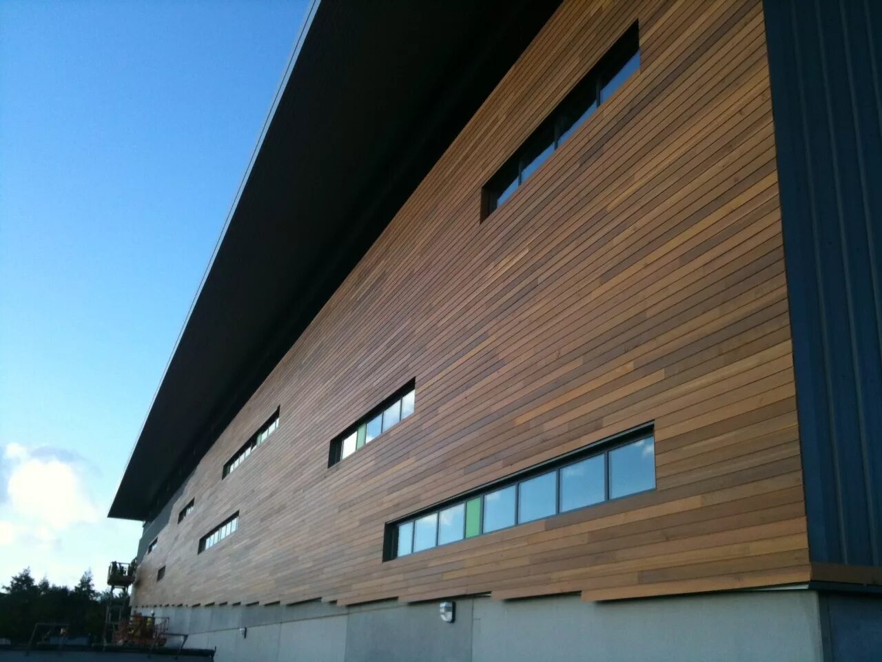 Термодоска для фасада. Планкен ясень термодерево. Планкен термососна фасад. Фасадная доска термоясень. Планкен канадский кедр.