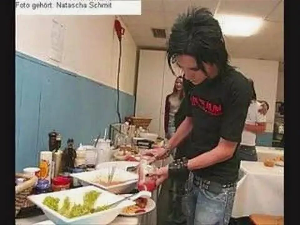 Tokio hotel interview 2005. Билл каулитц 2006. билл каулитц schrei. токио хотел билл 2006. билл каулитц 2005 schrei.