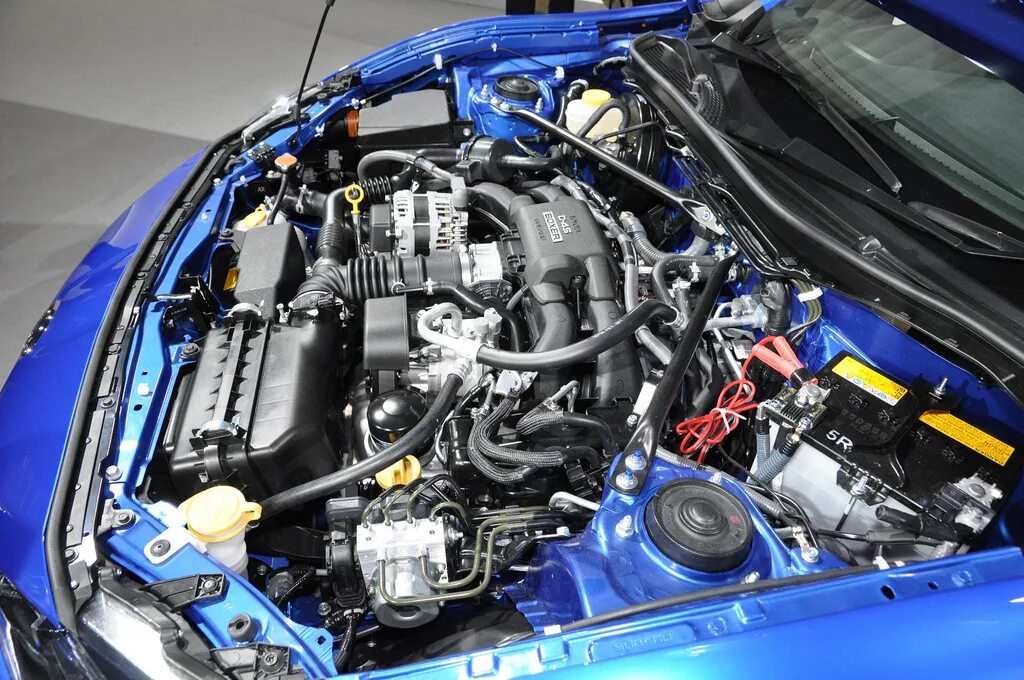 Двигатели субару какой лучше. Subaru BRZ engine. Subaru BRZ двигатель. Toyota gt86 подкапотка. Мотор 20 Субару брз.